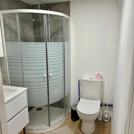 Rez-de-jardin Equipe דירה *